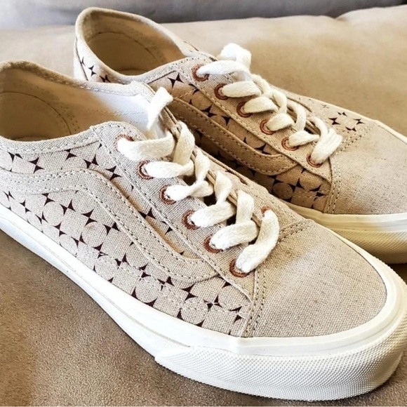 adidas Beige Canvas Women's size 7 Sneakers - Picture 3 of 8